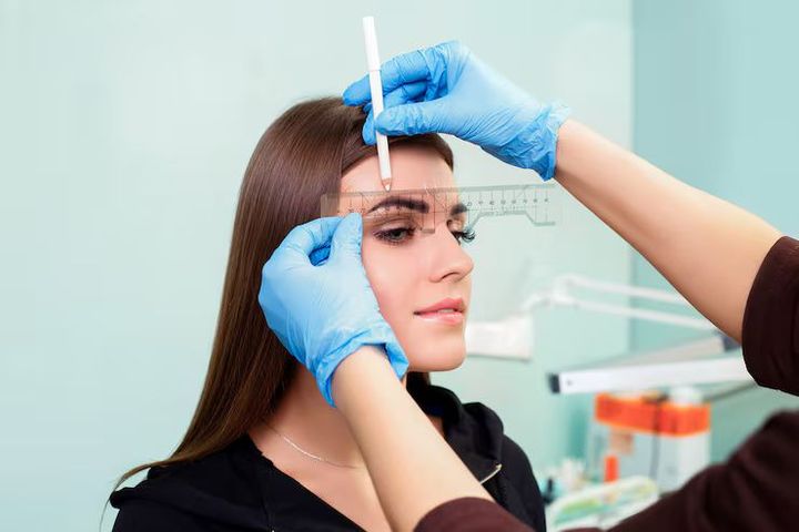 Discover How Non Surgical Brow Enhancement Improves Brow Shape and Facial Definition