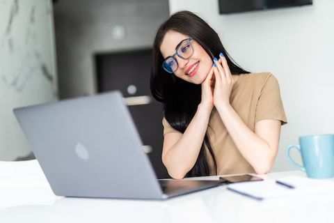 Discover Eye Care Tips for Screen Users for Better Workplace Comfort